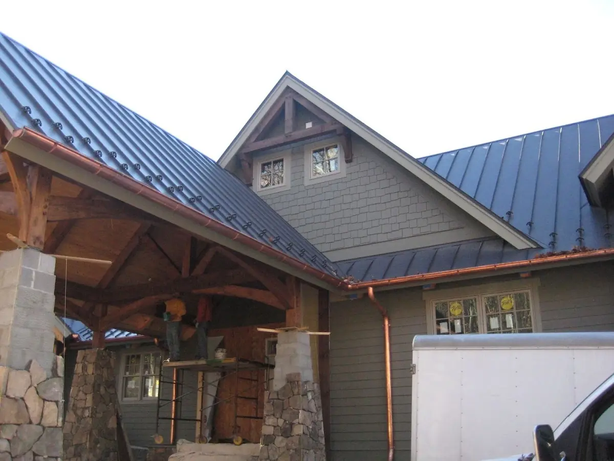 Craftsman Roofing team delivering quality roofing work in Toluca Lake